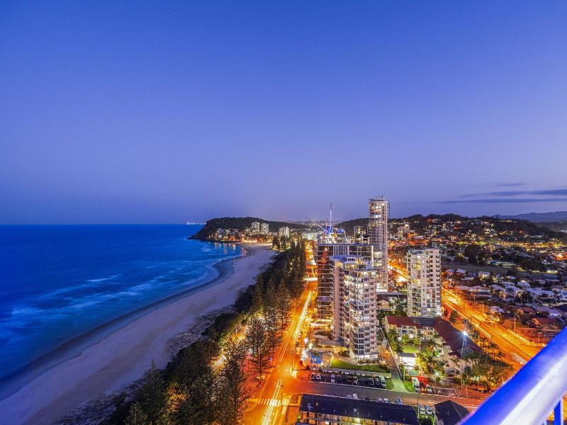 Burleigh Esplanade Beachfront Apartments image