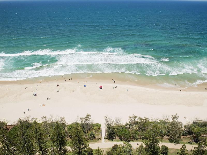 Burleigh Esplanade Beachfront Apartments image