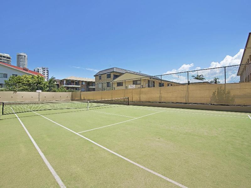 Burleigh Esplanade Beachfront Apartments image