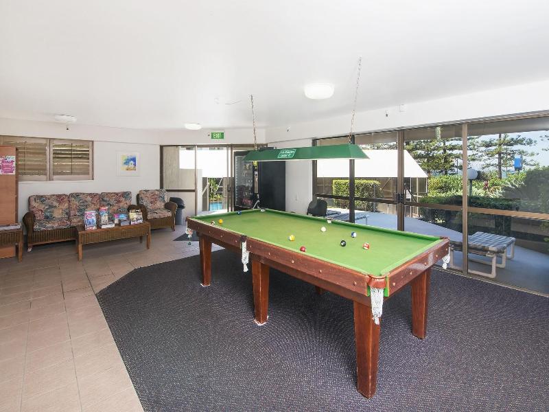 Burleigh Esplanade Beachfront Apartments image