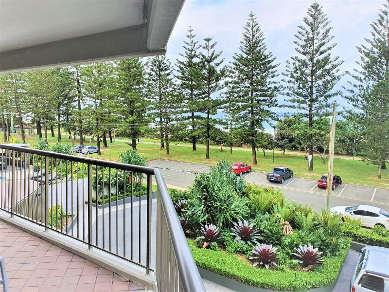 Burleigh Esplanade Beachfront Apartments image