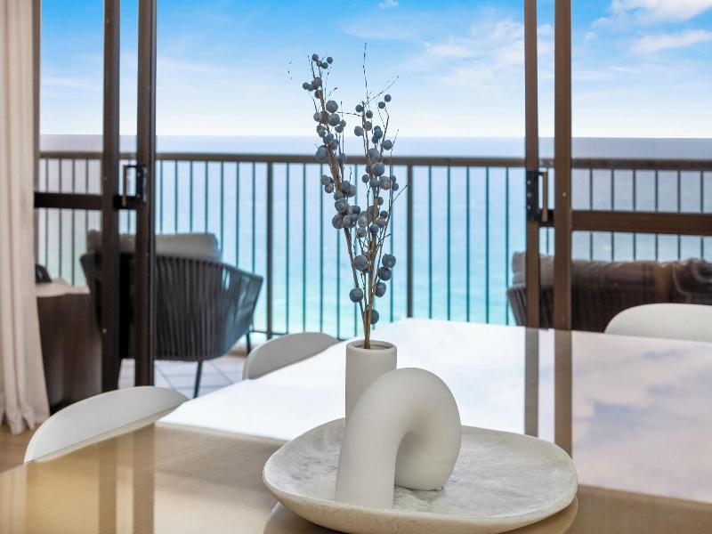 Burleigh Esplanade Beachfront Apartments image