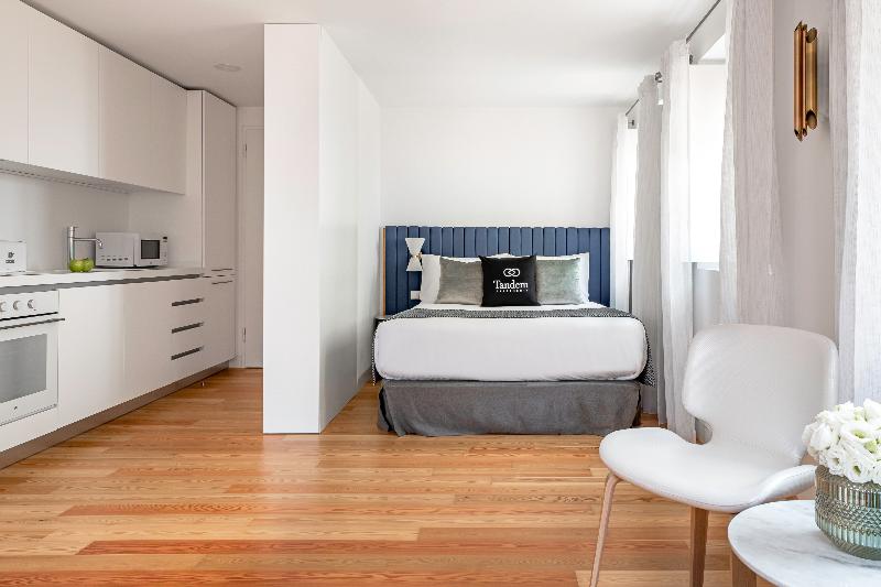 Tandem Palacio Alfama Suites image