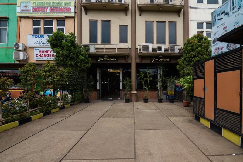 RedDoorz Plus near Soekarno Hatta Airport 2 image