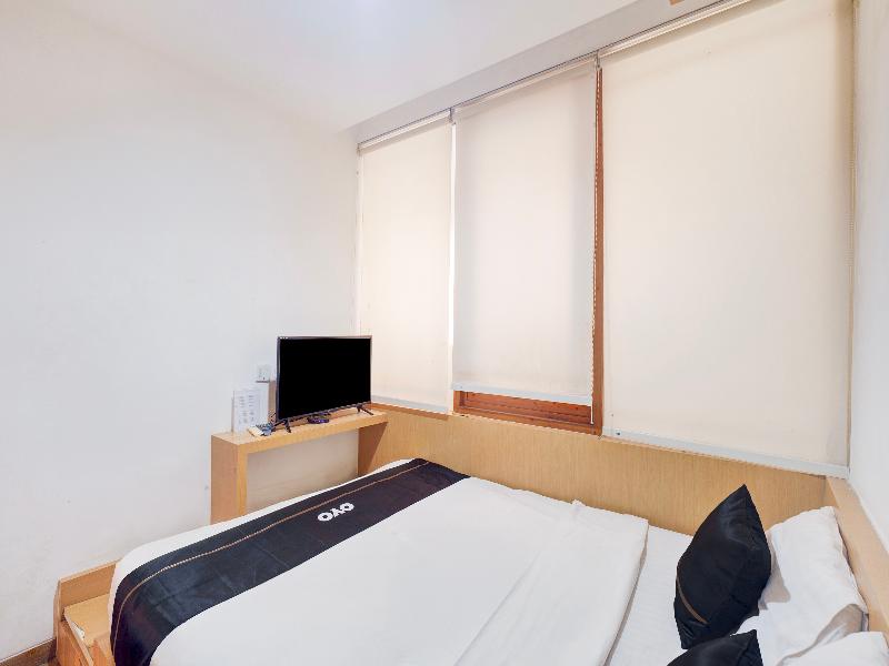 Hotel O Pondok Indah Near Gandaria City image