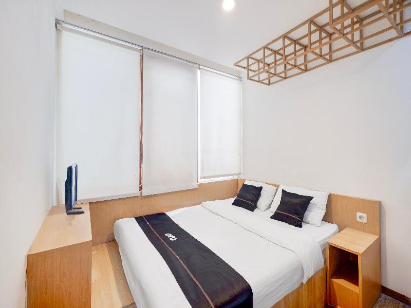 Hotel O Pondok Indah Near Gandaria City image