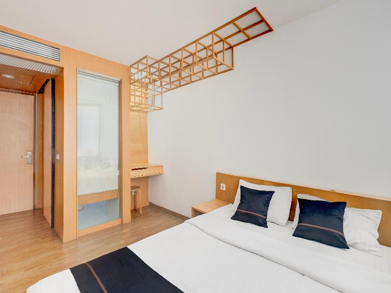 Hotel O Pondok Indah Near Gandaria City image