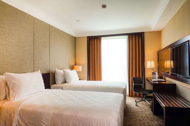Swiss-Belhotel Serpong image