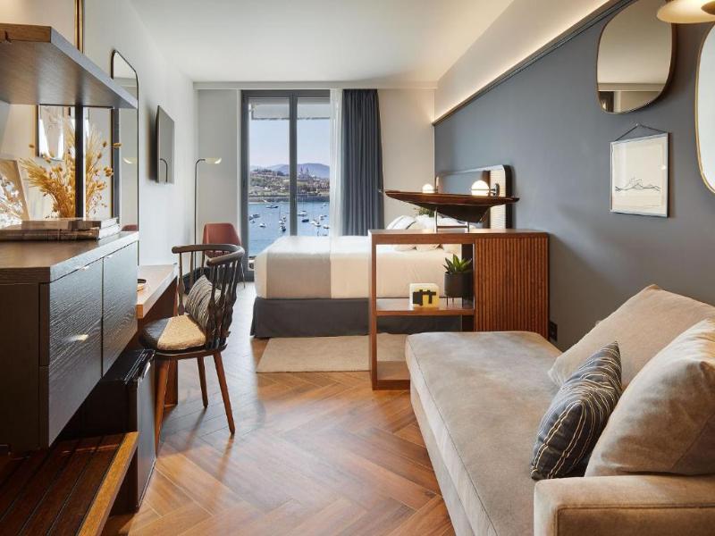 Sansebay Hotel image