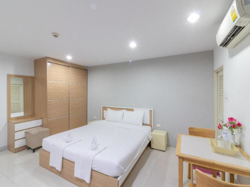 Townhouse Siam Privi Hotel image