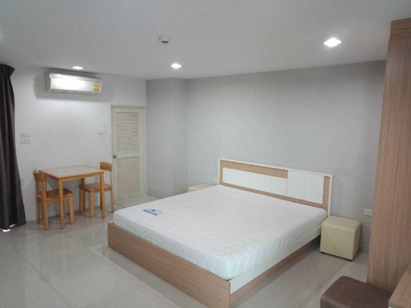 Townhouse Siam Privi Hotel image