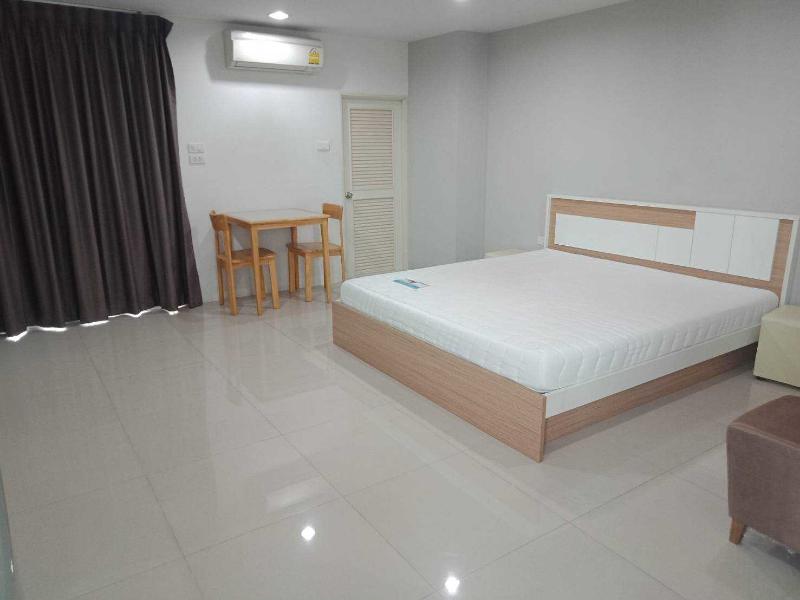 Townhouse Siam Privi Hotel image