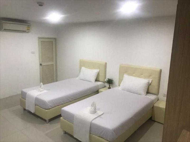 Townhouse Siam Privi Hotel image