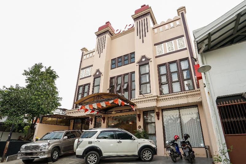 OYO 240 Audah Sevana Syariah Hotel