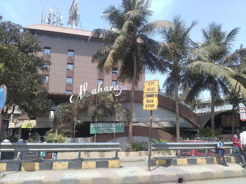 OYO 618 Maharaja Hotel