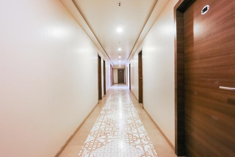 OYO 9644 Hotel Mahadev Residency