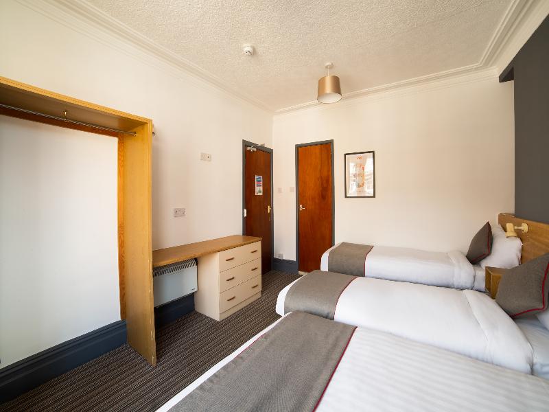 OYO Alumhurst Hotel image