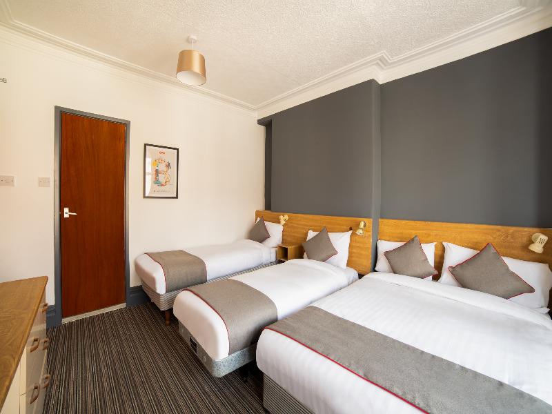 OYO Alumhurst Hotel image