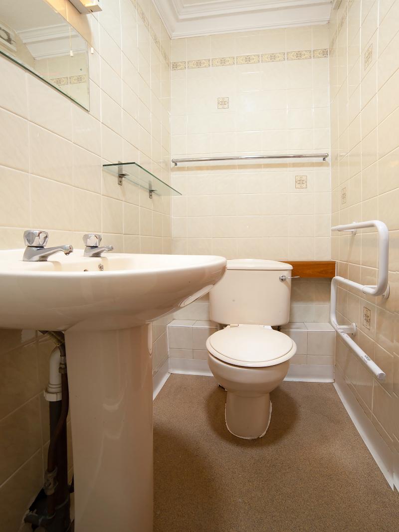 OYO Alumhurst Hotel image