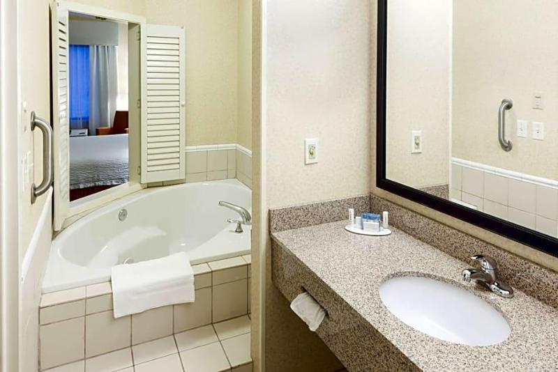 Fairfield Suites Ruston image