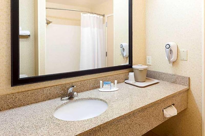 Fairfield Suites Ruston image