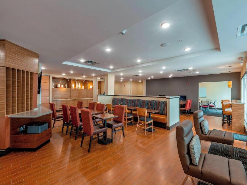 Towneplace Suites Lexinston Keeneland Airport — photo 57