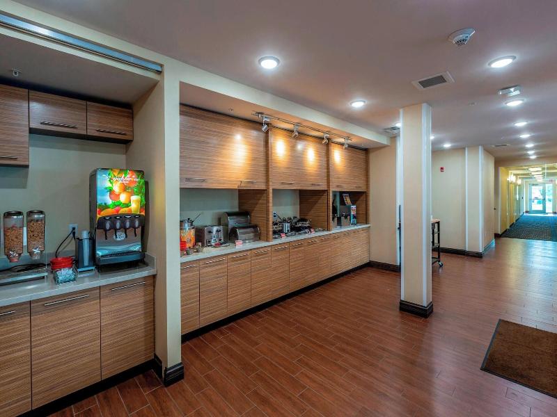 Towneplace Suites Lexinston Keeneland Airport — photo 32