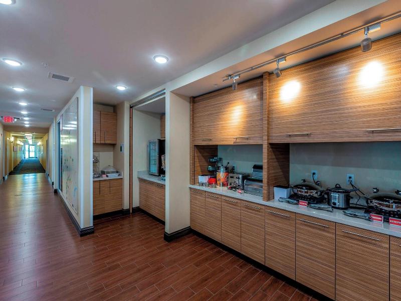 Towneplace Suites Lexinston Keeneland Airport — photo 34