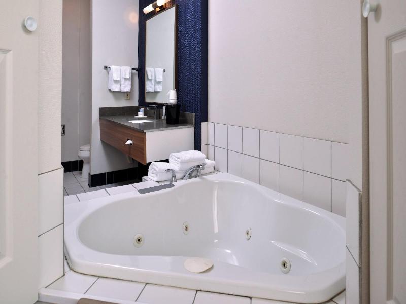 Fairfield Inn Suites Beloit image