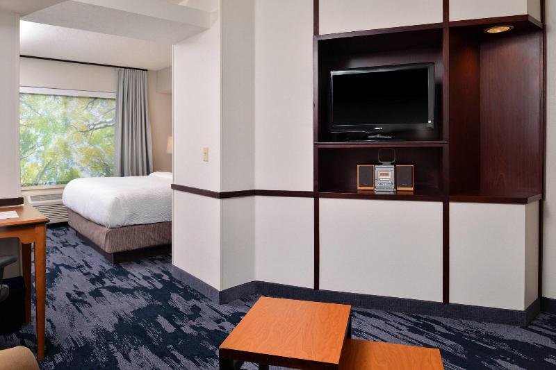 Fairfield Inn Suites Beloit image