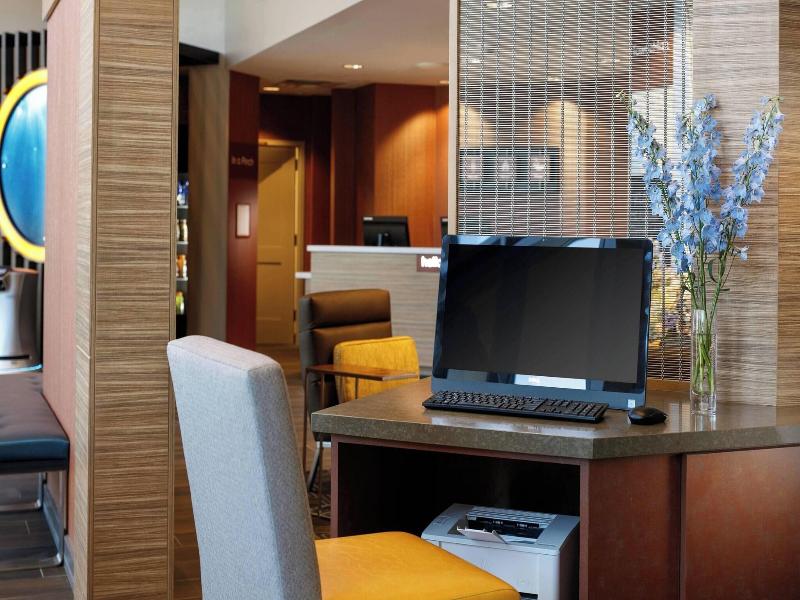 Towneplace Suites San Diego Downtown image