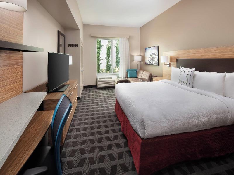 Towneplace Suites San Diego Downtown image