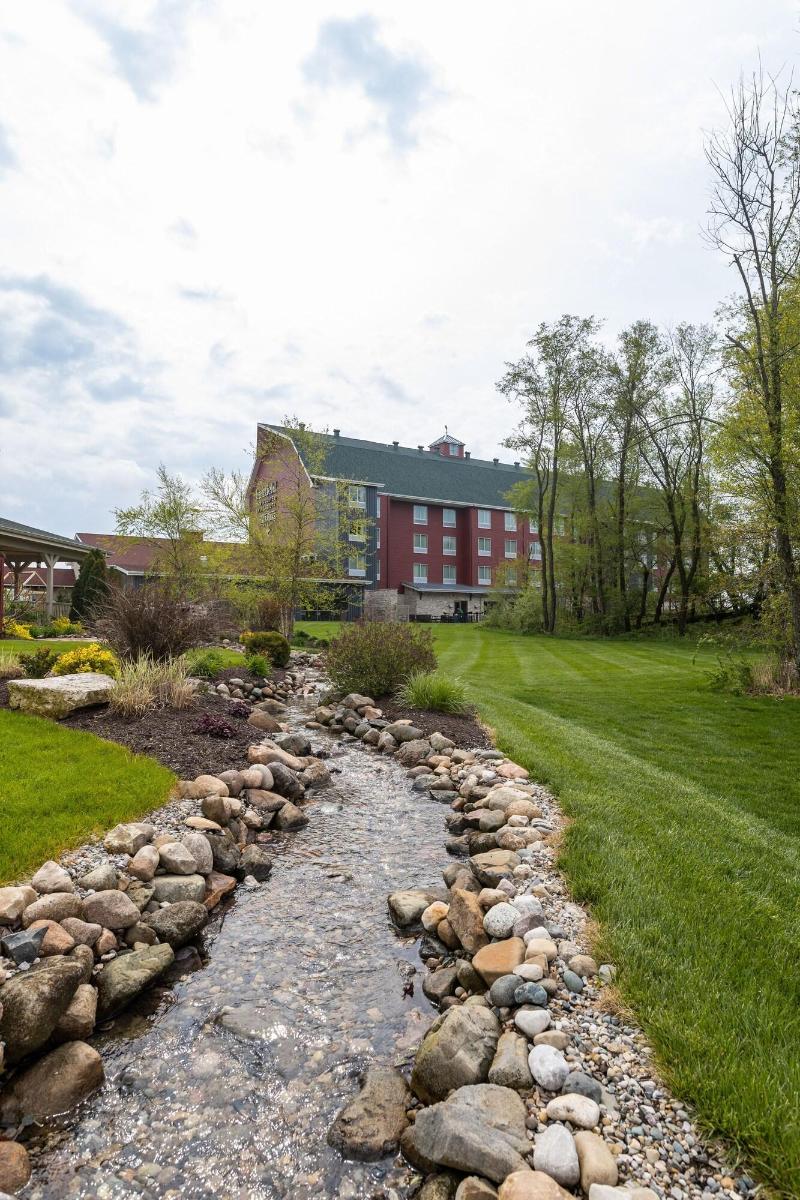 Fairfield Inn Suites Fair Oaks Farms image