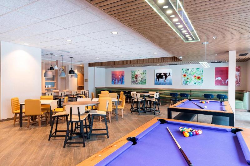 Fairfield Inn Suites Fair Oaks Farms image