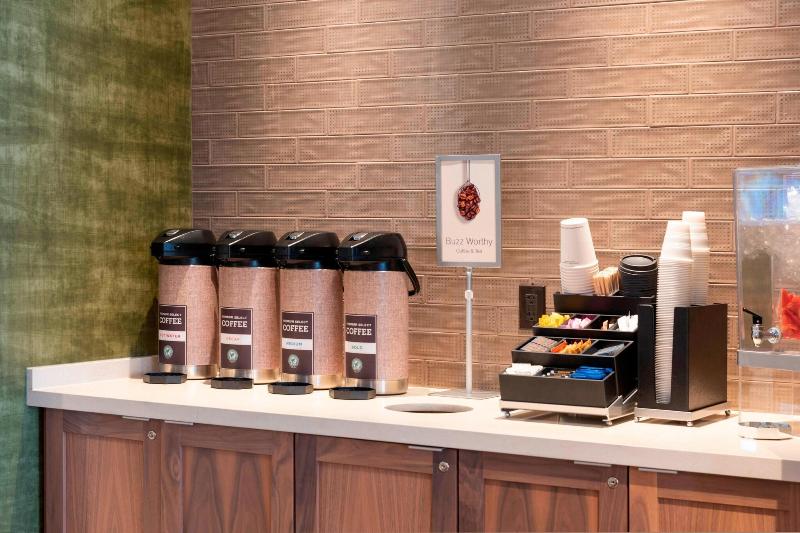 Fairfield Inn Suites Fair Oaks Farms image
