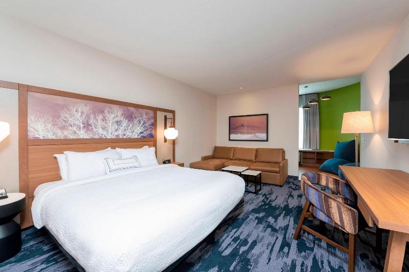 Fairfield Inn Suites Fair Oaks Farms image