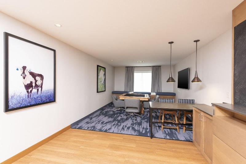 Fairfield Inn Suites Fair Oaks Farms image