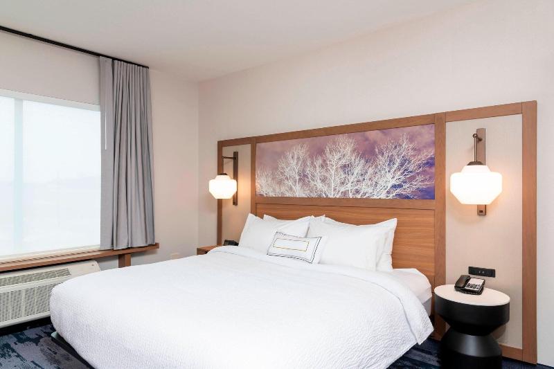 Fairfield Inn Suites Fair Oaks Farms image