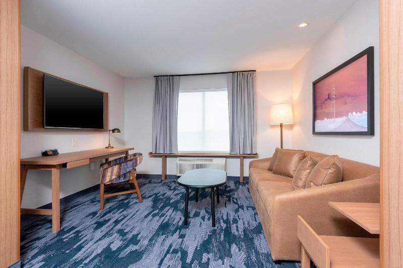 Fairfield Inn Suites Fair Oaks Farms image