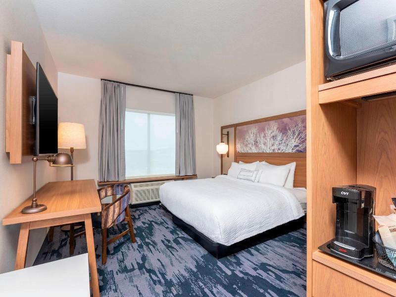 Fairfield Inn Suites Fair Oaks Farms image