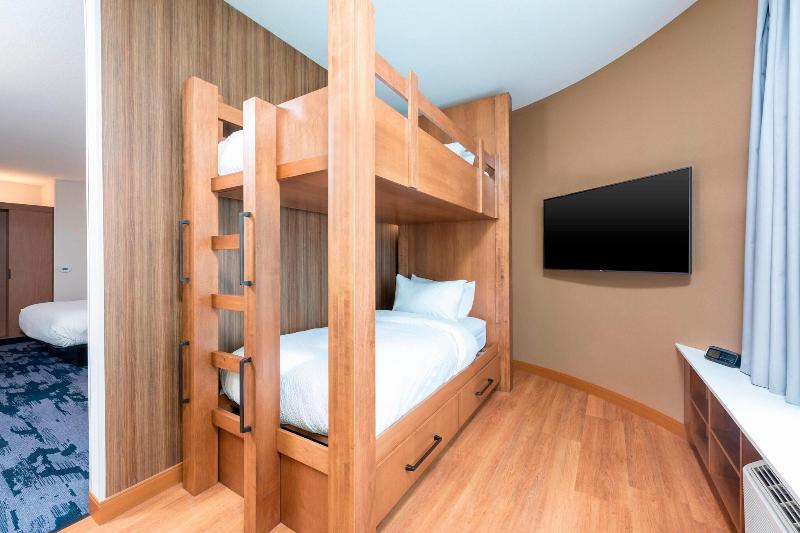 Fairfield Inn Suites Fair Oaks Farms image