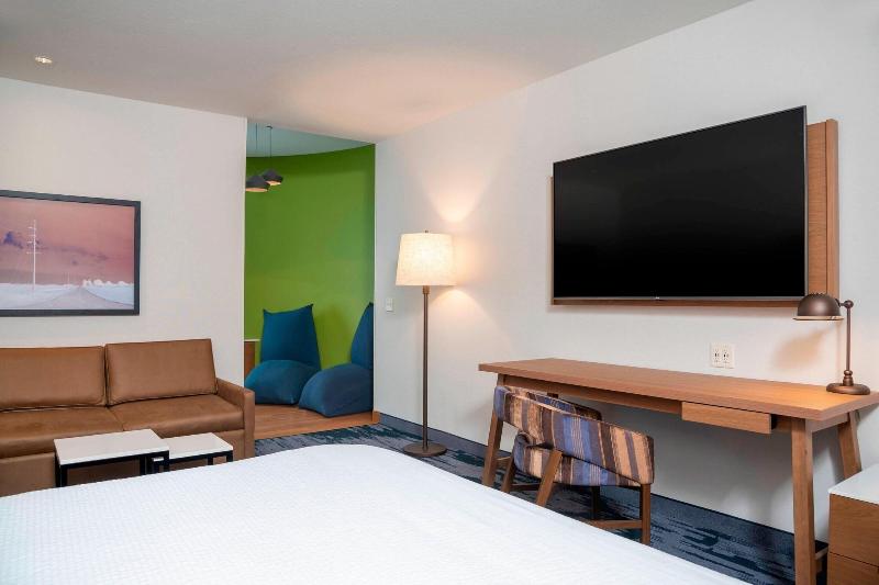 Fairfield Inn Suites Fair Oaks Farms image