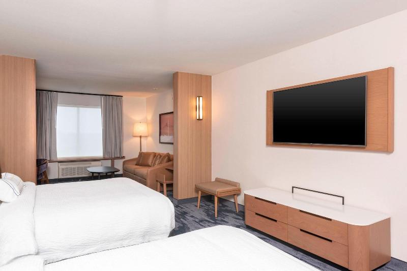 Fairfield Inn Suites Fair Oaks Farms image