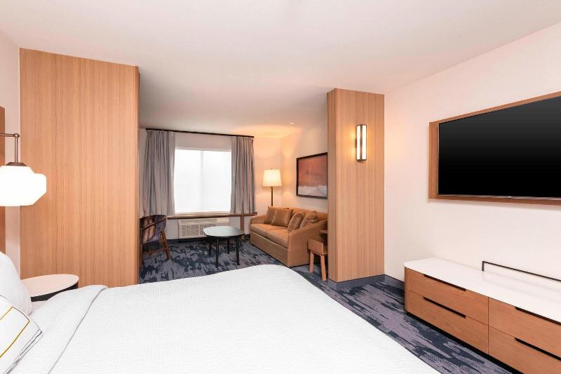 Fairfield Inn Suites Fair Oaks Farms image