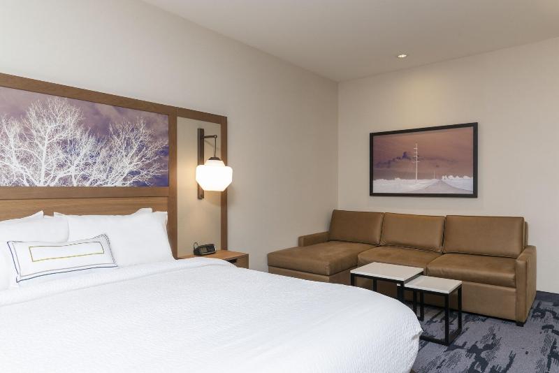 Fairfield Inn Suites Fair Oaks Farms image