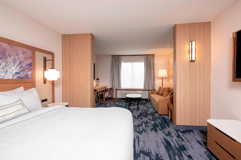 Fairfield Inn Suites Fair Oaks Farms image