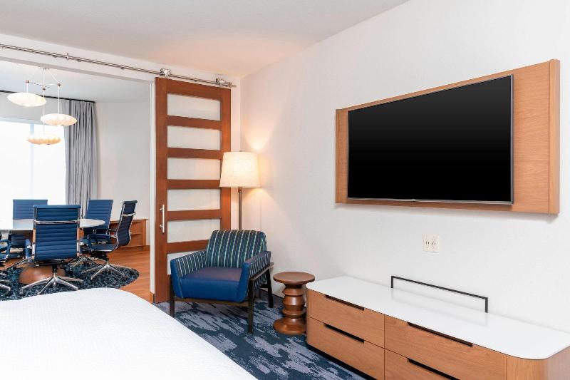 Fairfield Inn Suites Fair Oaks Farms image