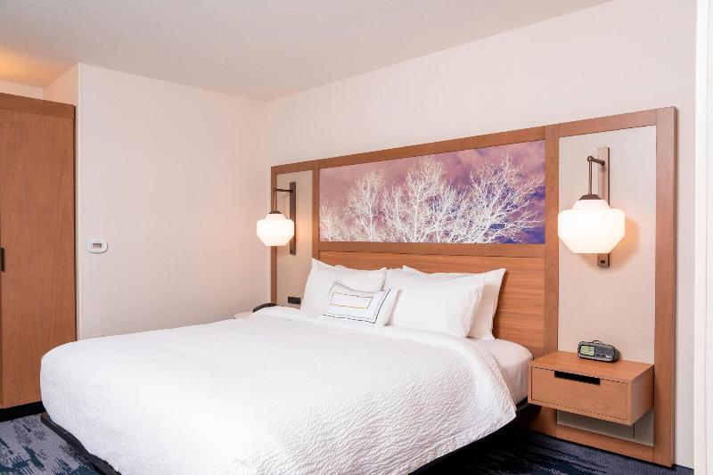 Fairfield Inn Suites Fair Oaks Farms image