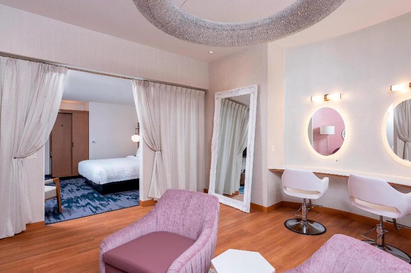 Fairfield Inn Suites Fair Oaks Farms image