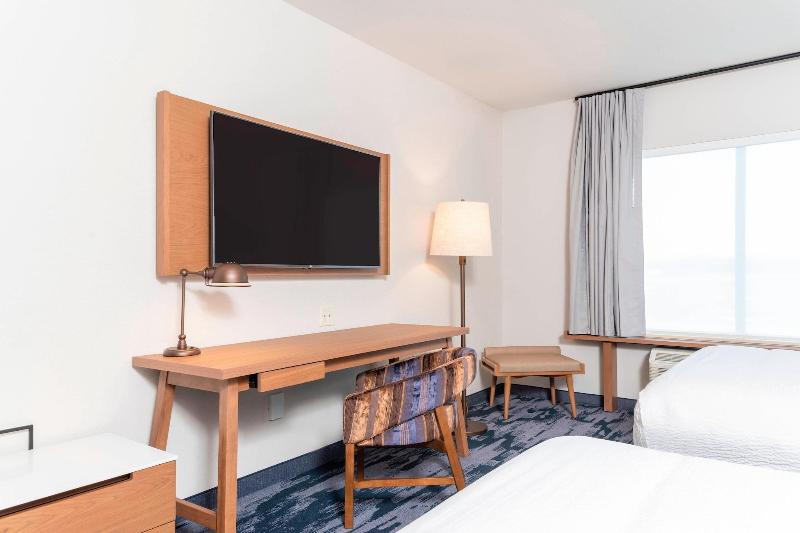 Fairfield Inn Suites Fair Oaks Farms image